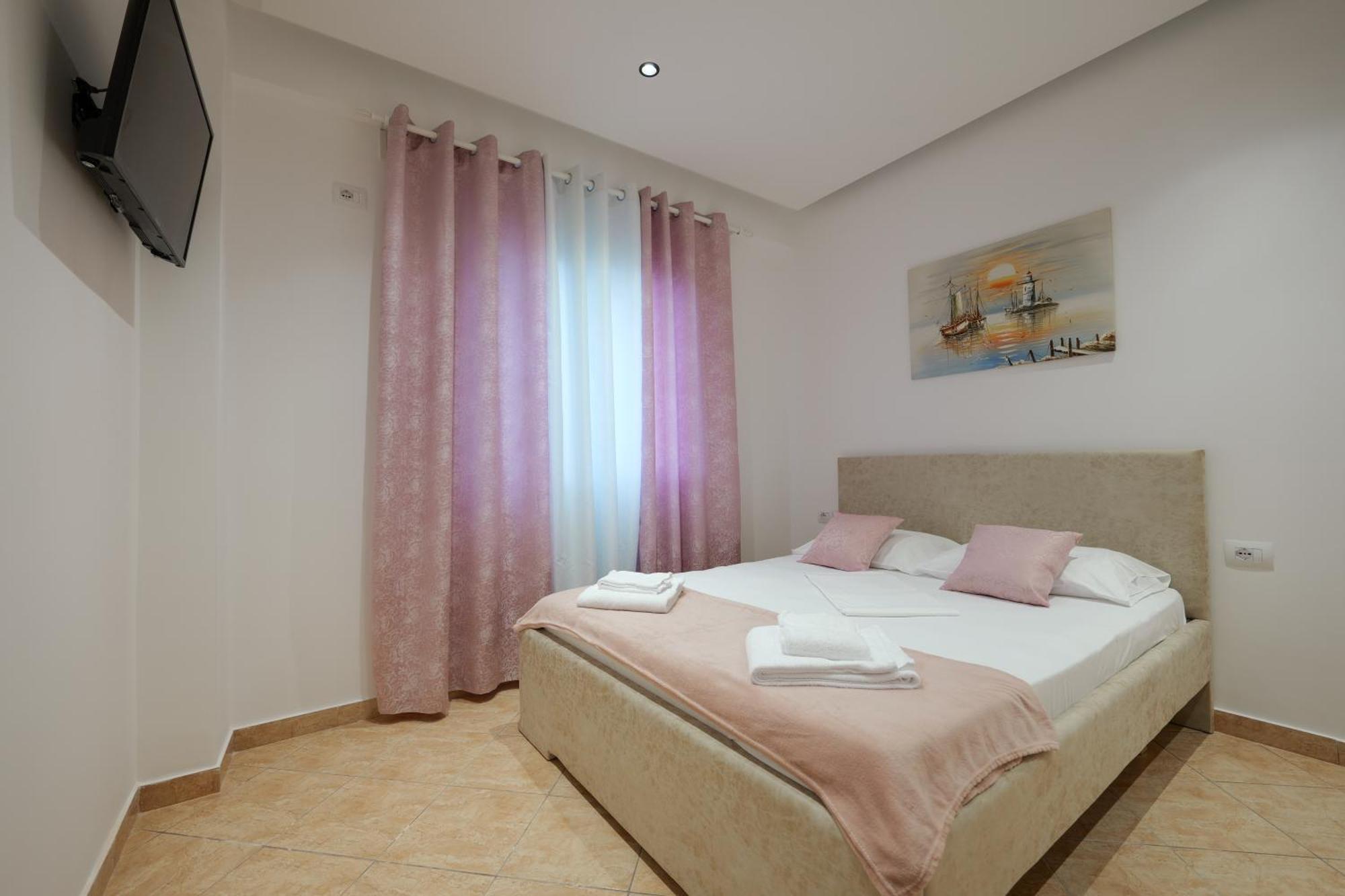 Vila Veli Brothers Sarandë Exterior foto