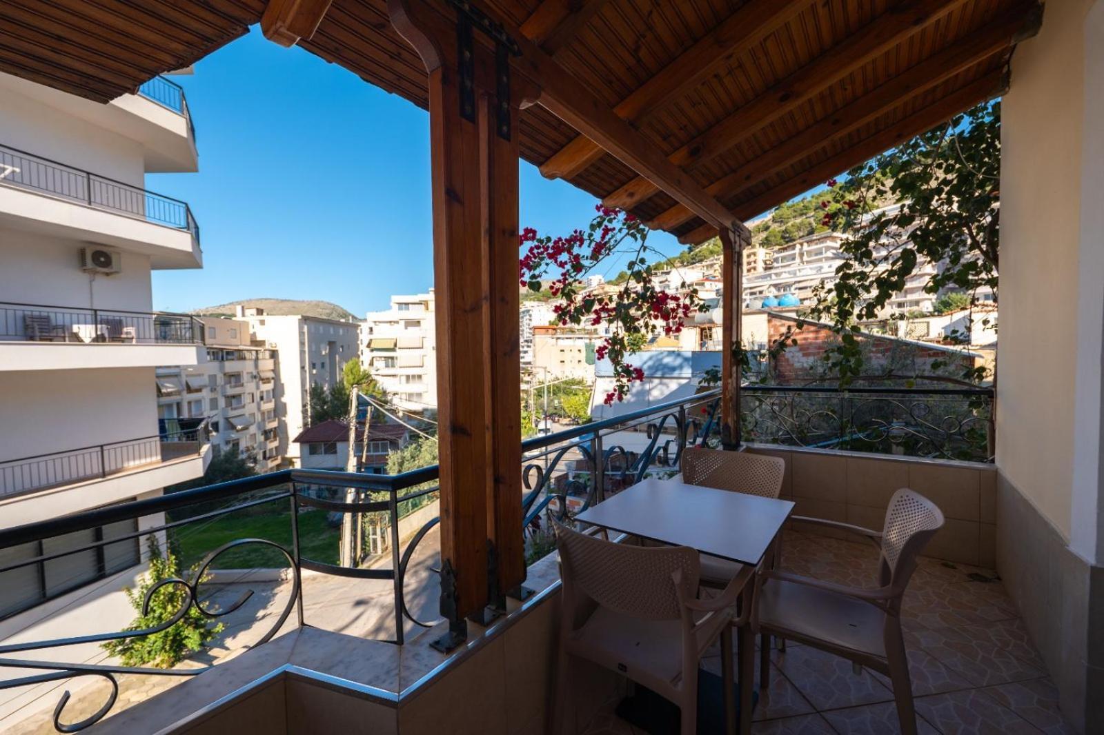 Vila Veli Brothers Sarandë Exterior foto